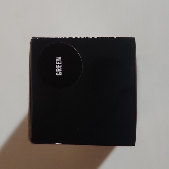 MAC Green Glitter Brilliants - Picture 7 of 7